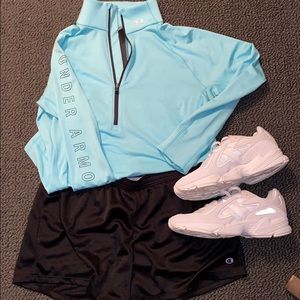 Sold- armour long sleeve🌸